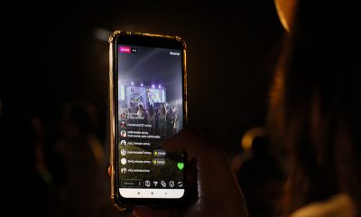Instagram live being recorded will now feature auto captions.