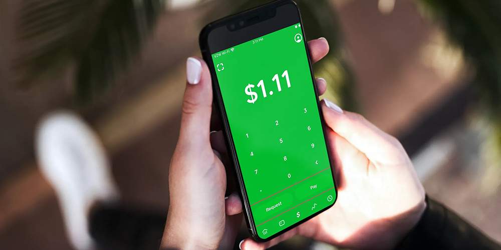 CashApp open on phone one of payment apps susceptible to fraud.